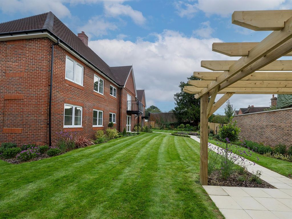 Additional image 23 of 2 bed flat for saleVictoria Road, Cranleigh GU6