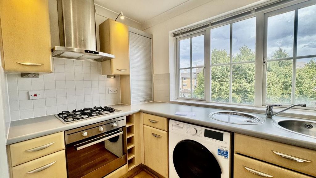 Additional image 2 of 2 bed flat for saleGeorge Williams Way, Colchester CO1