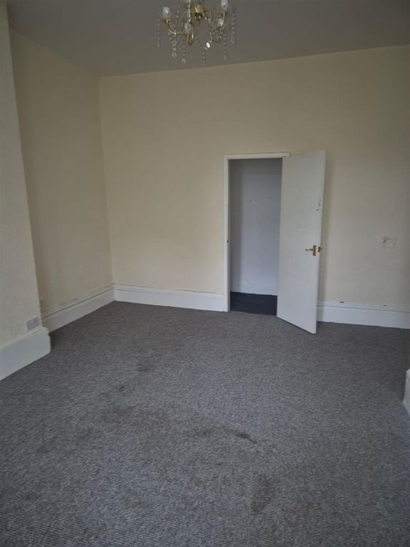 5 bed flat for saleMiddle Street, Consett DH8 photo 5