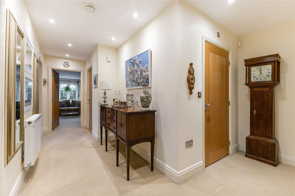 Additional image 7 of 3 bed flat for saleBetween Streets, Cobham, Surrey KT11