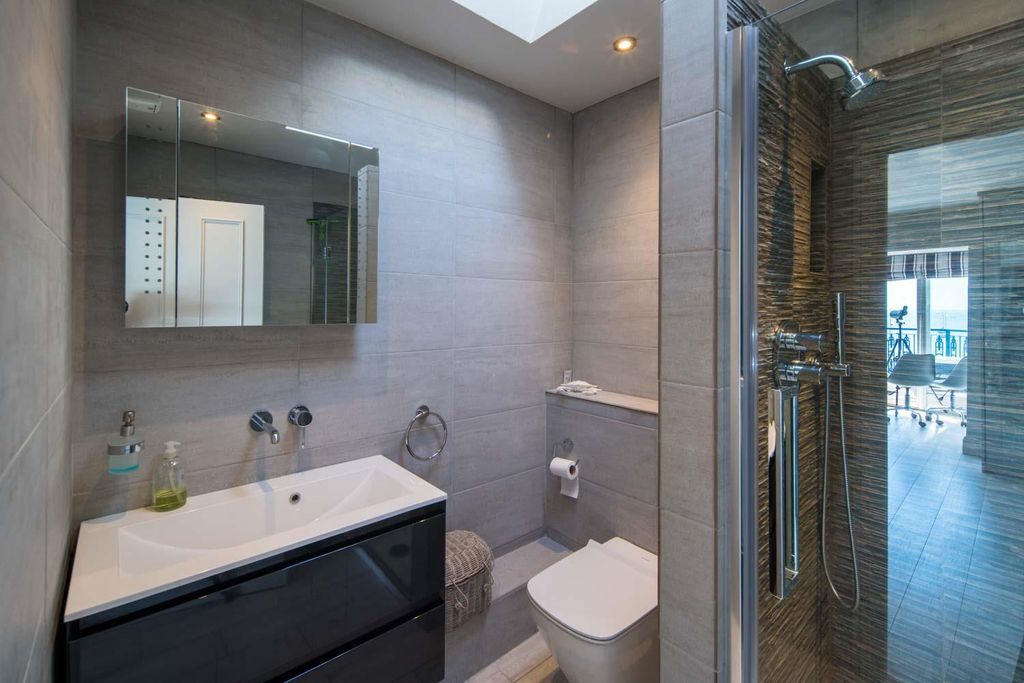 Additional image 18 of 4 bed town house for saleOld Town, Cowes, Isle Of Wight PO31