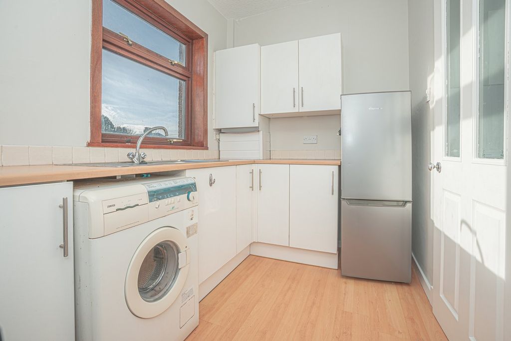 Additional image 7 of 2 bed flat for saleSmall Street, Lochgelly KY5