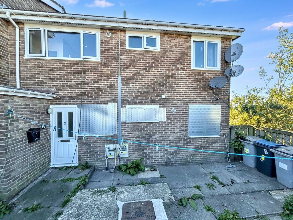 2 bed flat for saleChurch Road, Blackhill, Consett DH8