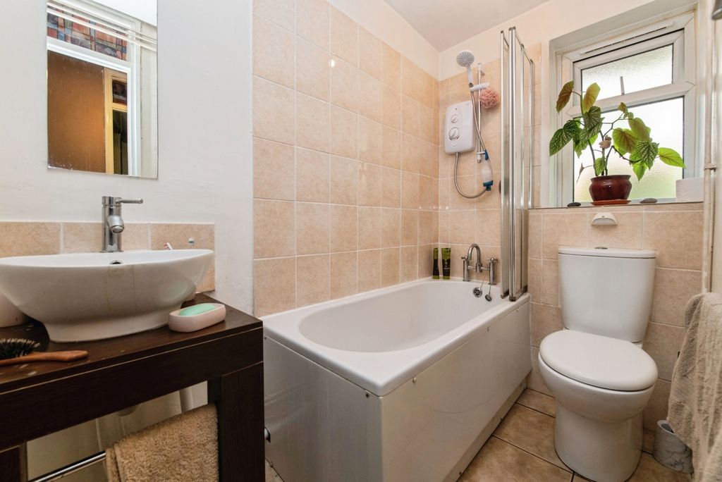 Additional image 10 of 1 bed flat for saleHaccombe Close, Exeter, Devon EX4