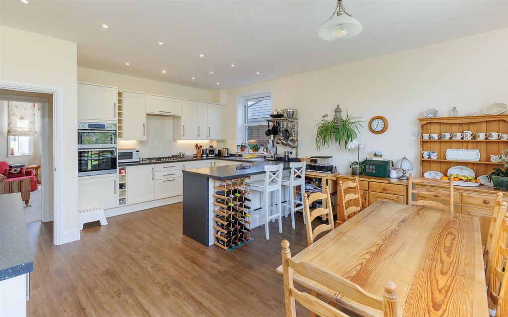 4 bed detached house for saleDeauville Avenue, Cowes PO31