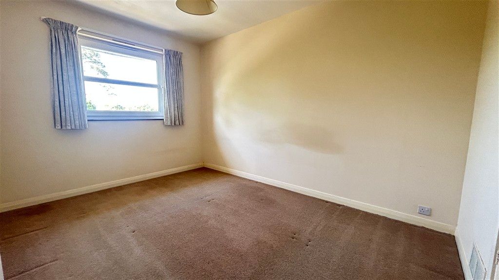 Additional image 8 of 3 bed maisonette for saleHigh Street, Cranleigh, Surrey GU6