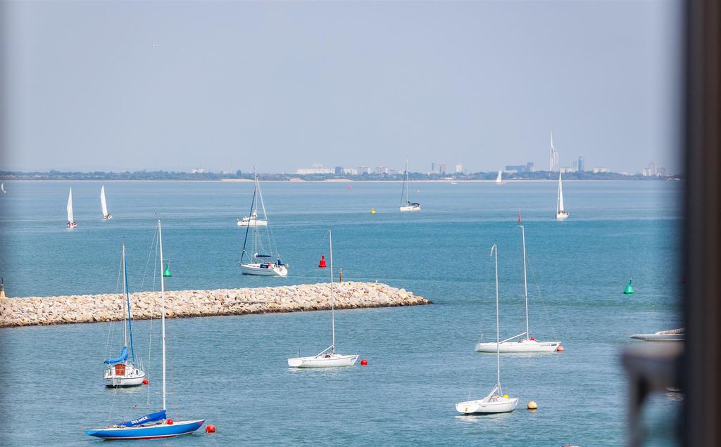 Additional image 18 of 2 bed flat for saleCowes, Isle Of Wight PO31