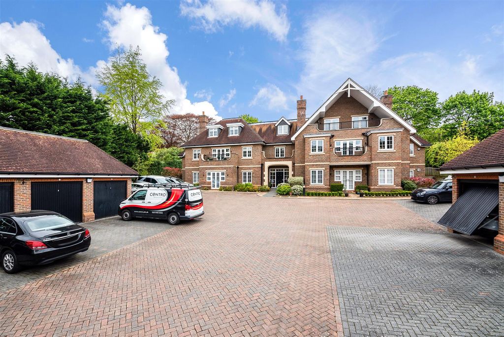 Additional image 4 of 2 bed flat for saleOutwood Lane, Chipstead CR5