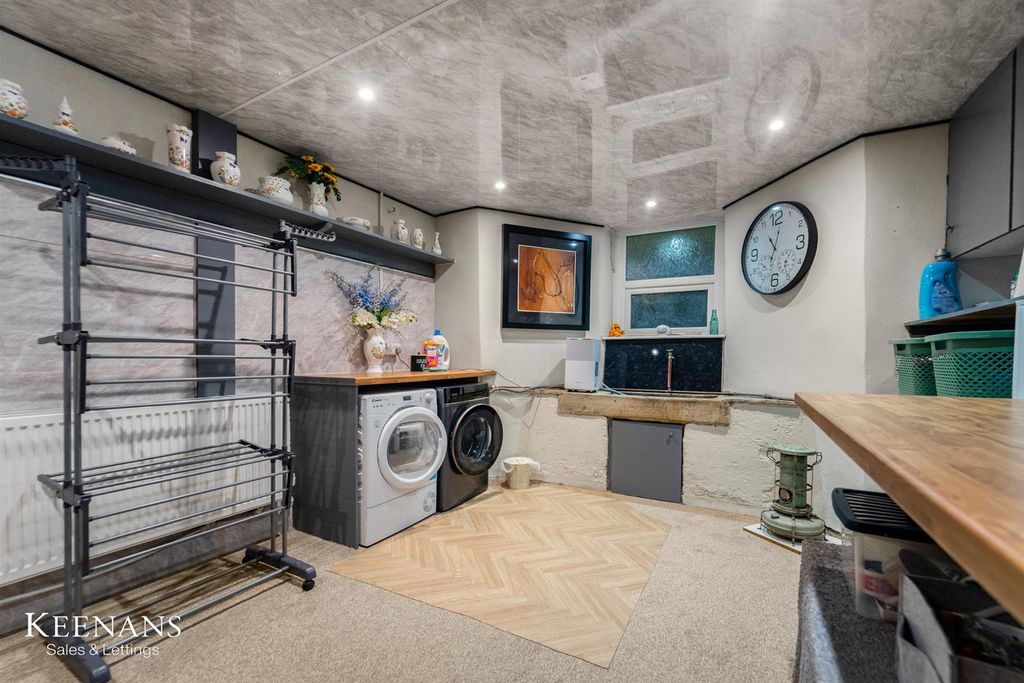 Additional image 5 of 4 bed semi-detached house for saleYork Street, Colne BB8