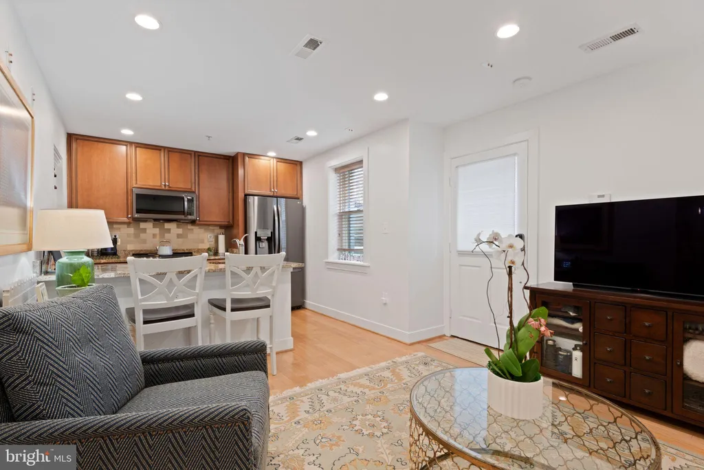 Additional image 6 of 424 E Capitol Street NE Unit 3, Washington, DC 20003