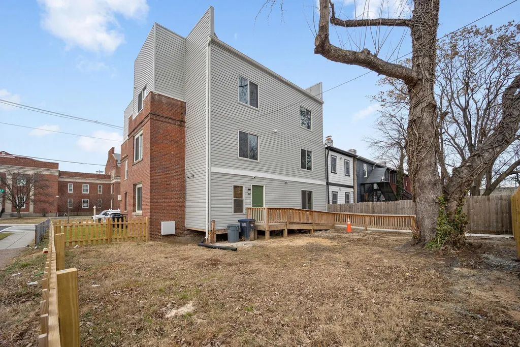 Additional image 3 of 1642 16th Street SE Unit 3, Washington, DC 20020