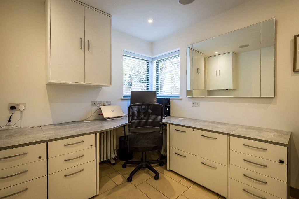 Additional image 10 of 4 bed detached house for saleGuildford Road, Cranleigh, Surrey GU6