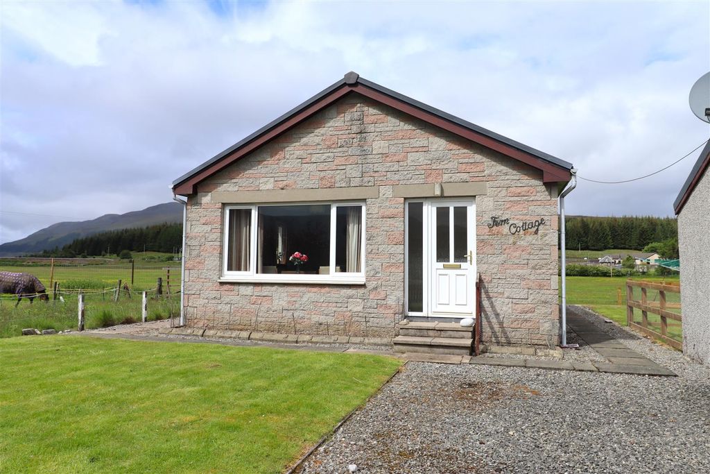 2 bed detached bungalow for saleFern Cottage, Dalwhinnie PH19