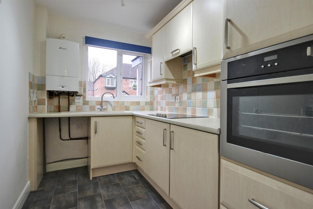 Additional image 5 of 2 bed flat for saleApplegarth Mews, Crescent Street, Cottingham HU16