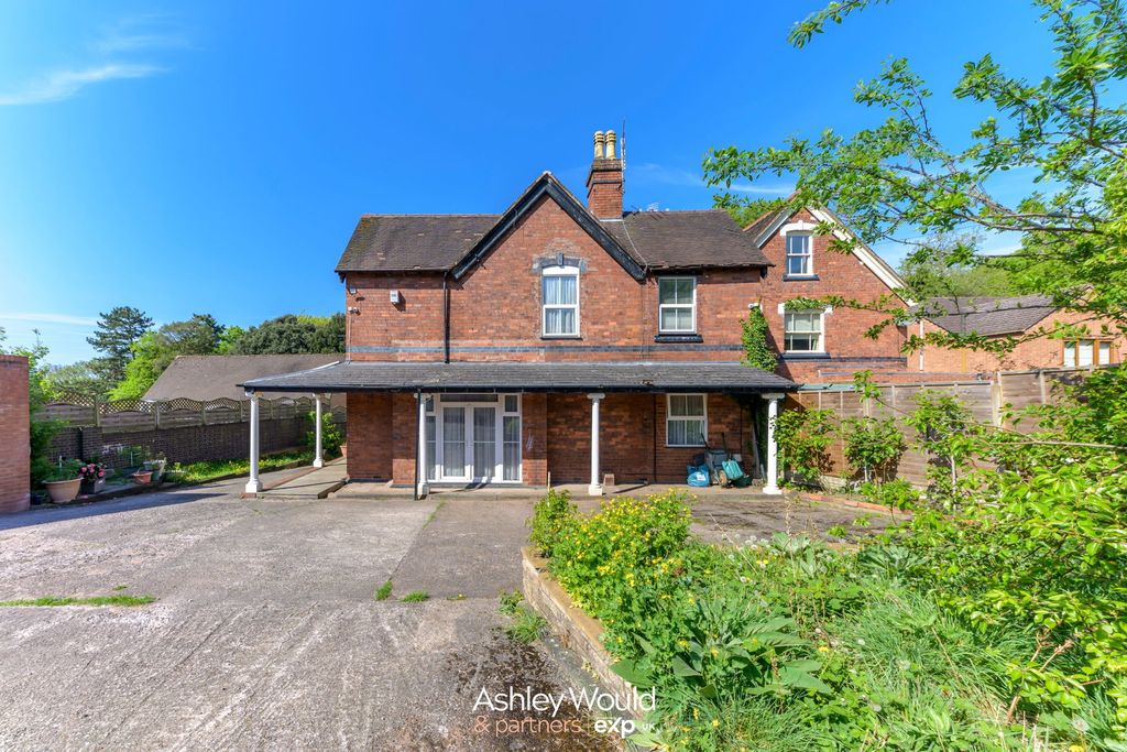 Additional image 19 of 5 bed semi-detached house for saleHalesowen Road, Cradley Heath B64