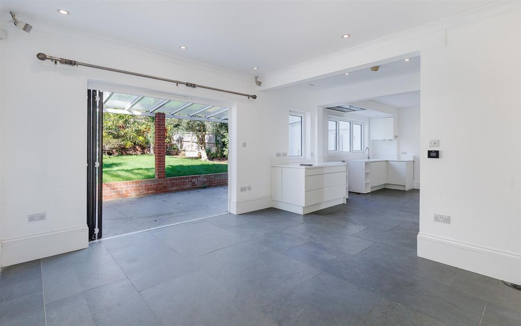 Additional image 5 of 5 bed detached house for saleCowes, Isle Of Wight PO31