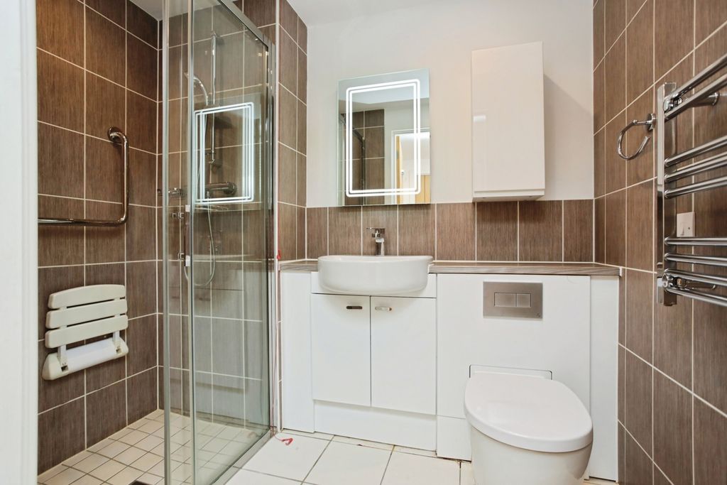 Additional image 8 of 2 bed flat for saleHorsley Place, Cranbrook, Kent TN17