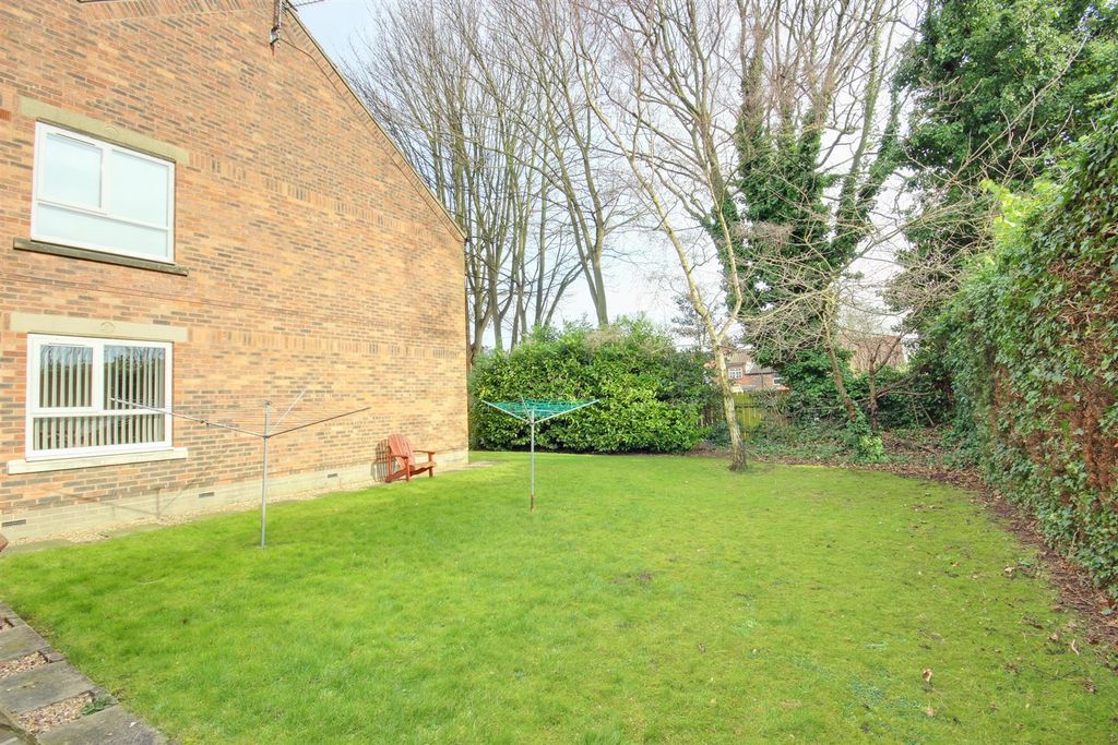 Additional image 9 of 2 bed flat for saleApplegarth Mews, Cottingham HU16