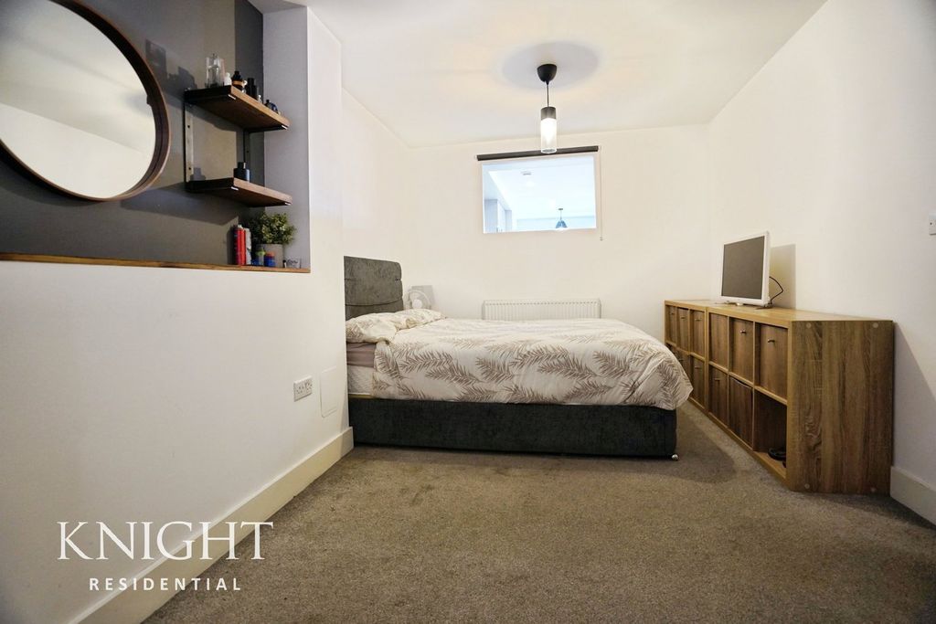 Additional image 7 of 2 bed flat for saleBergholt Road, Colchester CO4