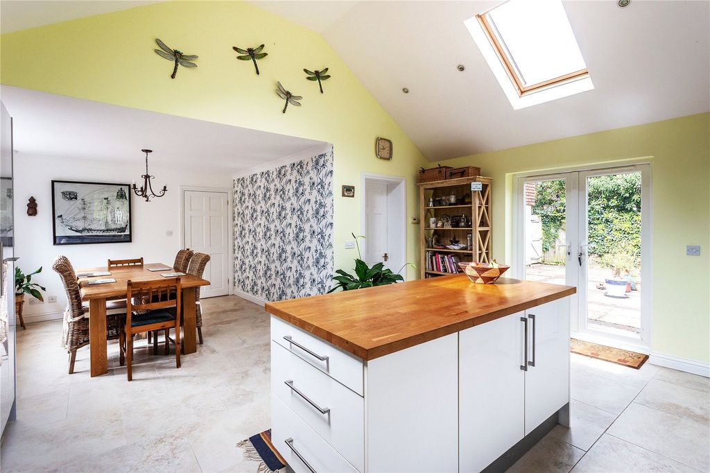 Additional image 18 of 4 bed detached house for saleWoodland Avenue, Cranleigh, Surrey GU6