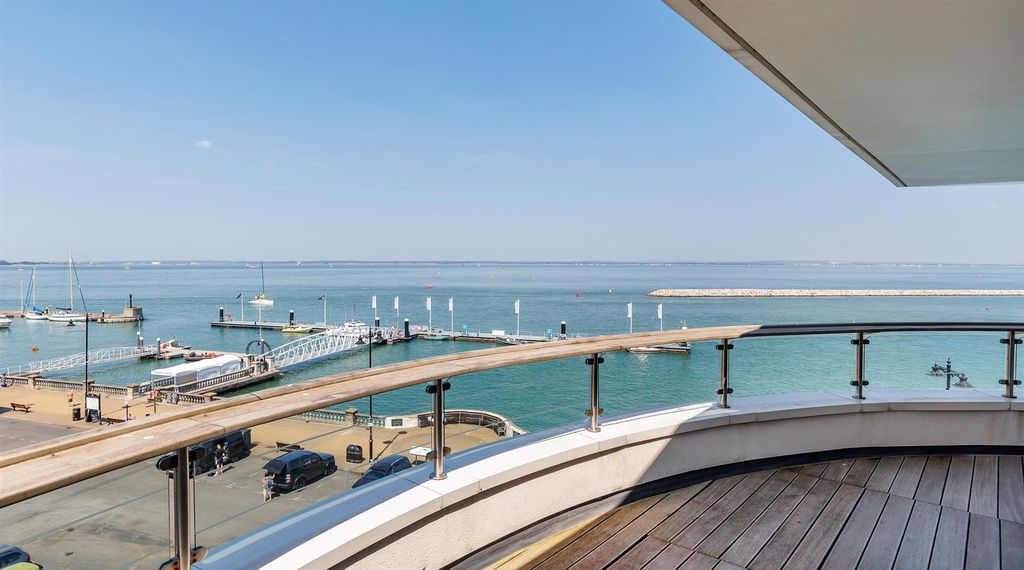 Additional image 14 of 2 bed flat for saleCowes, Isle Of Wight PO31