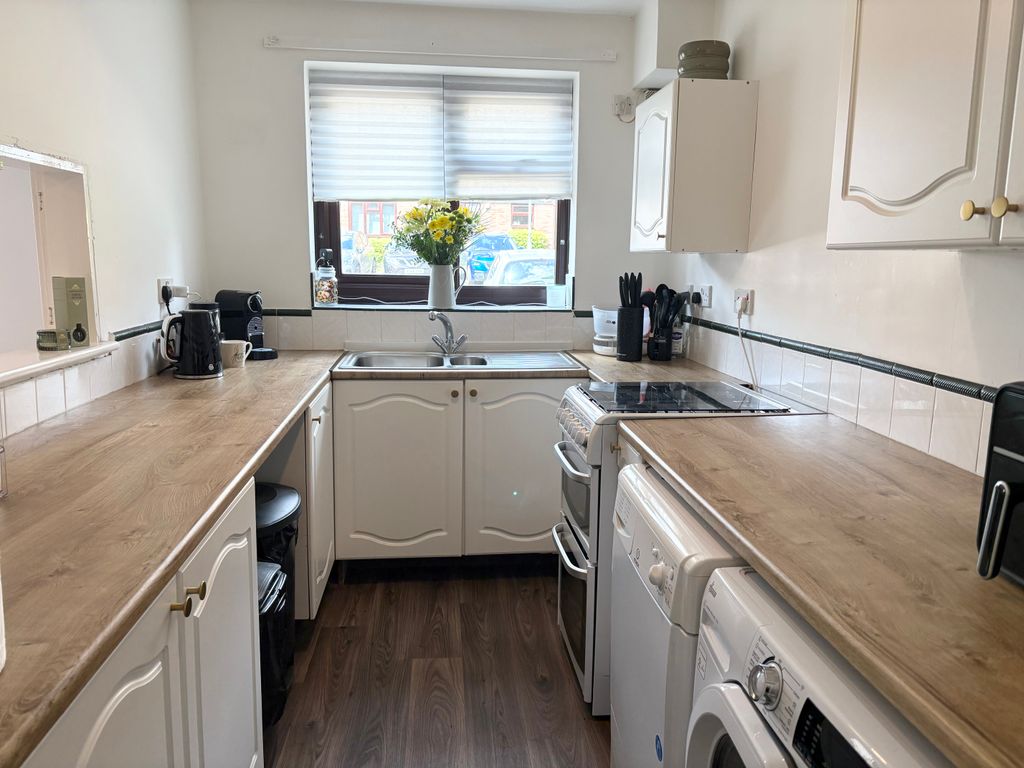 Additional image 12 of 2 bed flat for saleCharnwood Road, Loughborough LE12
