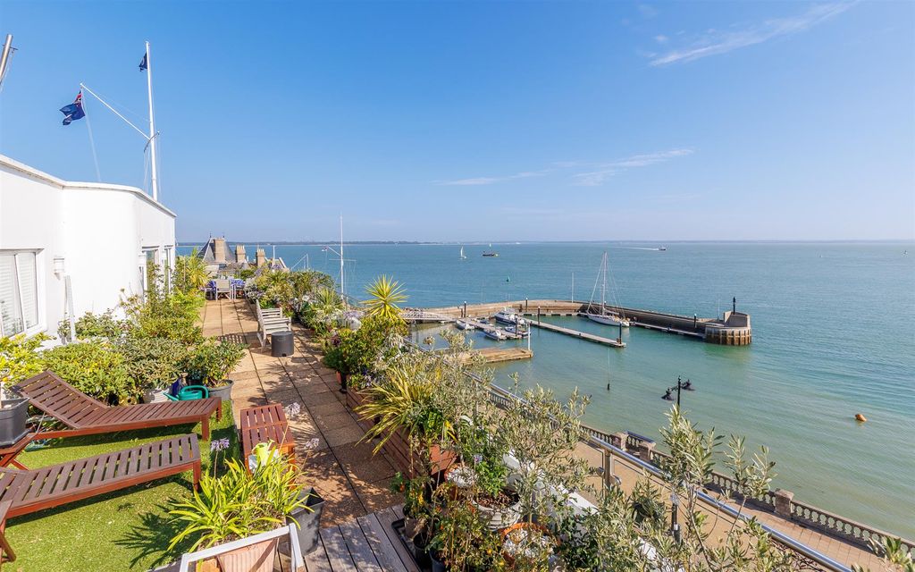 Additional image 17 of 3 bed flat for saleCowes, Isle Of Wight PO31