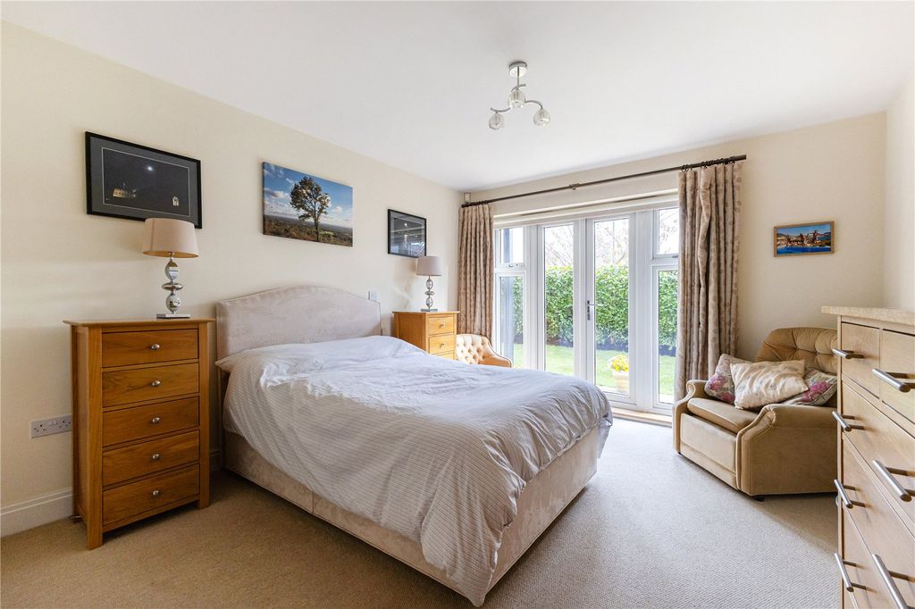 Additional image 10 of 3 bed flat for saleBetween Streets, Cobham, Surrey KT11
