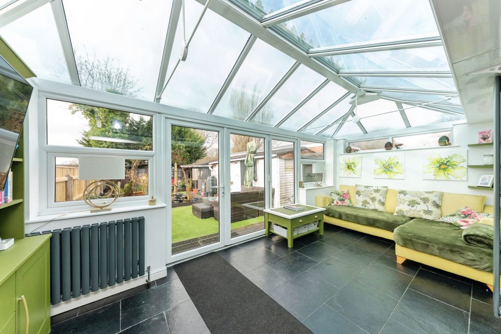 Additional image 9 of 3 bed semi-detached house for saleTrinity Road, Cleethorpes DN35