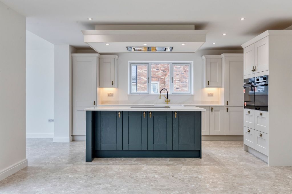 Additional image 7 of 4 bed detached house for salePlot 2, 27 Crewe Road, Shavington, Crewe CW2