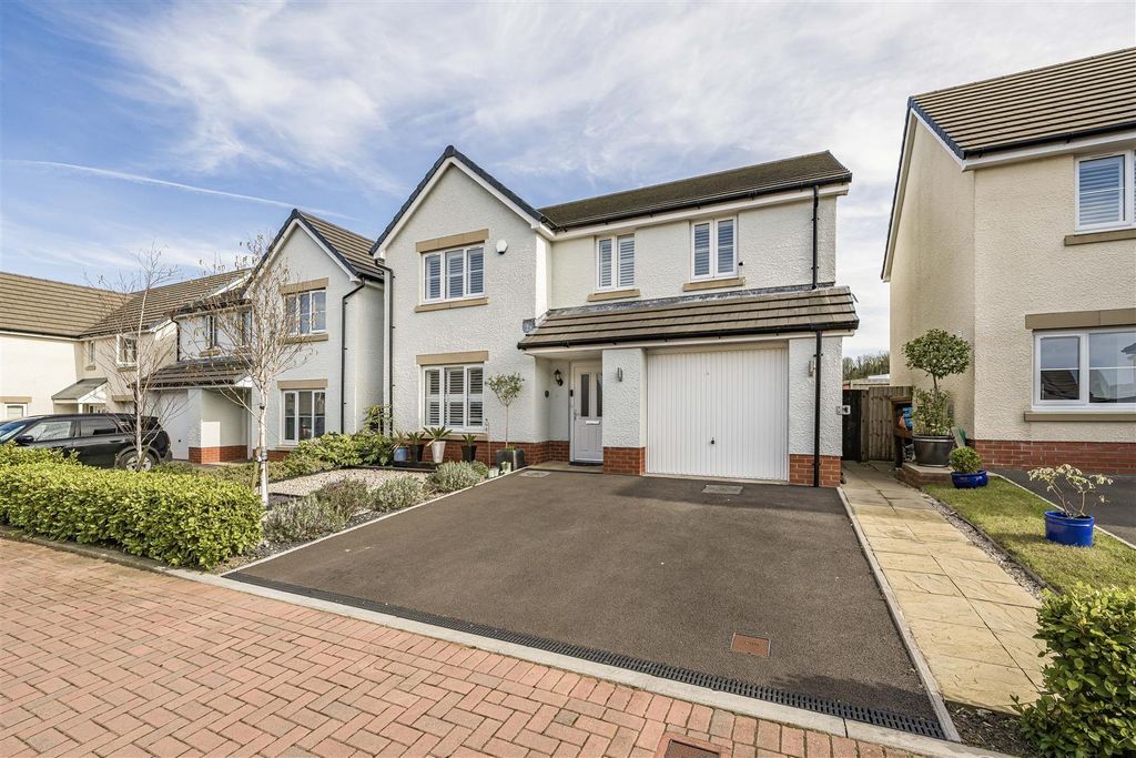4 bed detached house for saleClisson Close, Cowbridge CF71