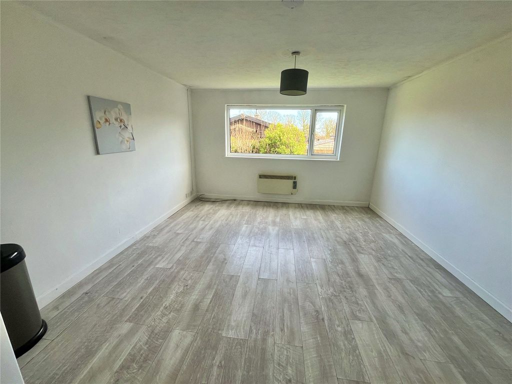 Additional image 3 of 2 bed flat for saleKingsmoor Road, Kilgetty, Pembrokeshire SA68