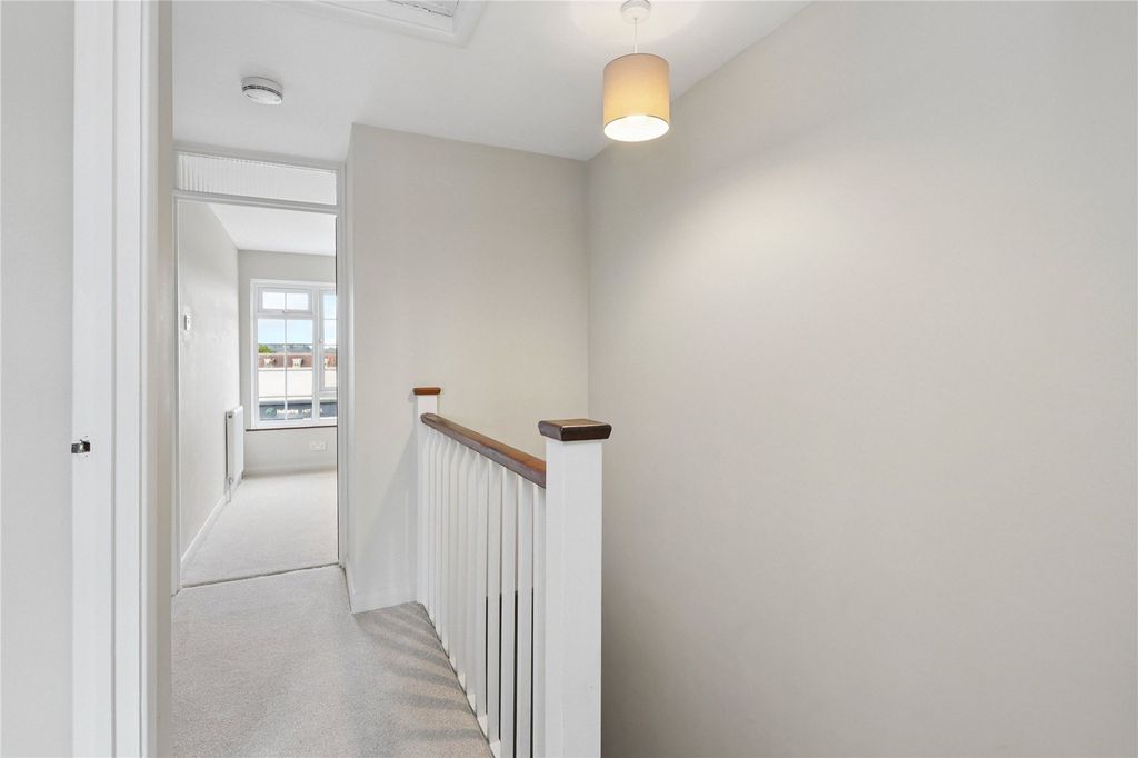 Additional image 5 of 3 bed flat for salePortsmouth Road, Cobham, Surrey KT11