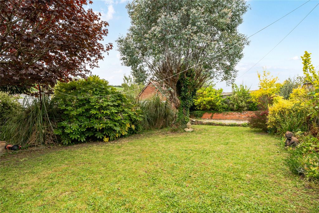 Additional image 2 of 3 bed detached house for saleSearle Street, Crediton, Devon EX17