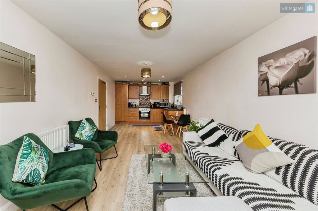 2 bed flat for saleDale Way, Crewe, Cheshire CW1