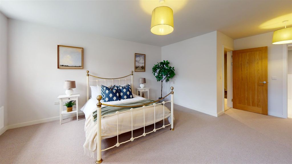 Additional image 4 of 3 bed town house for saleEastgate Court, Cowbridge, Vale Of Glamorgan CF71