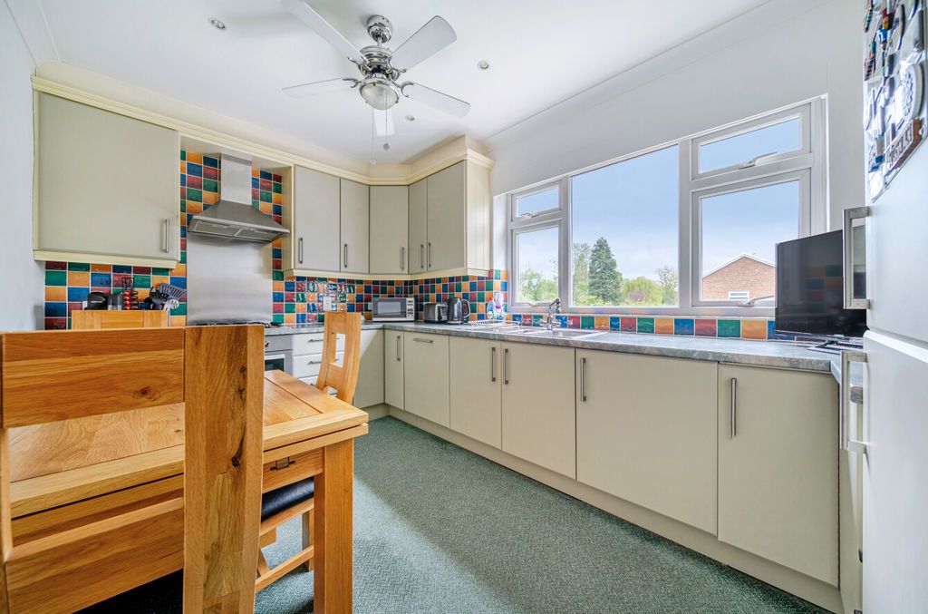 Additional image 17 of 7 bed detached house for saleShepherds Lane, Dartford DA1