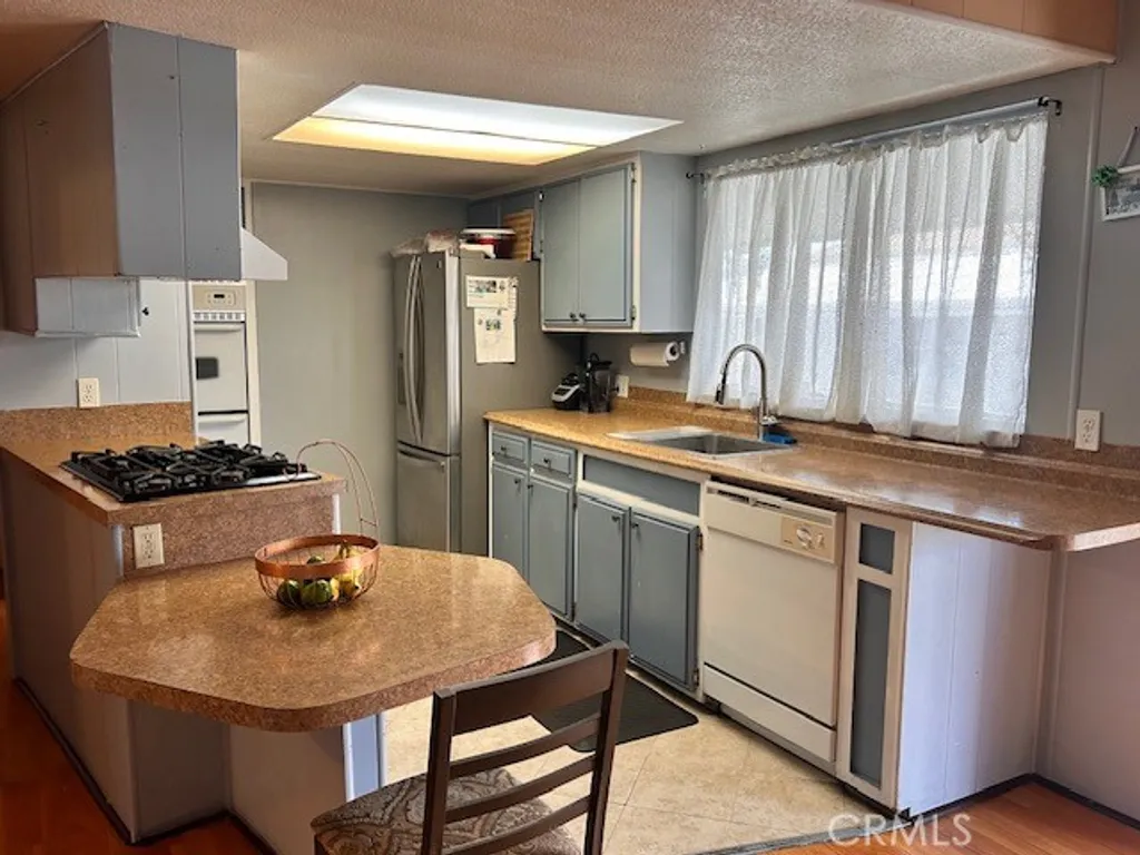 16601 S Garfield Ave Unit 95, Paramount, CA 90723 photo 4