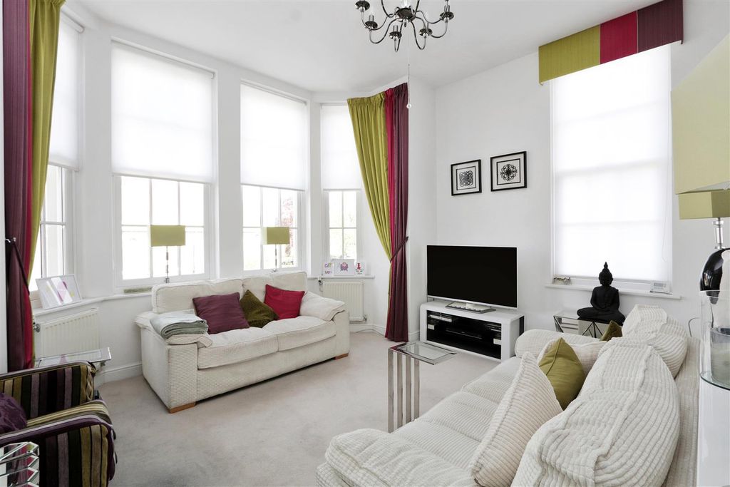 Additional image 14 of 3 bed flat for saleChapel Drive, Dartford DA2