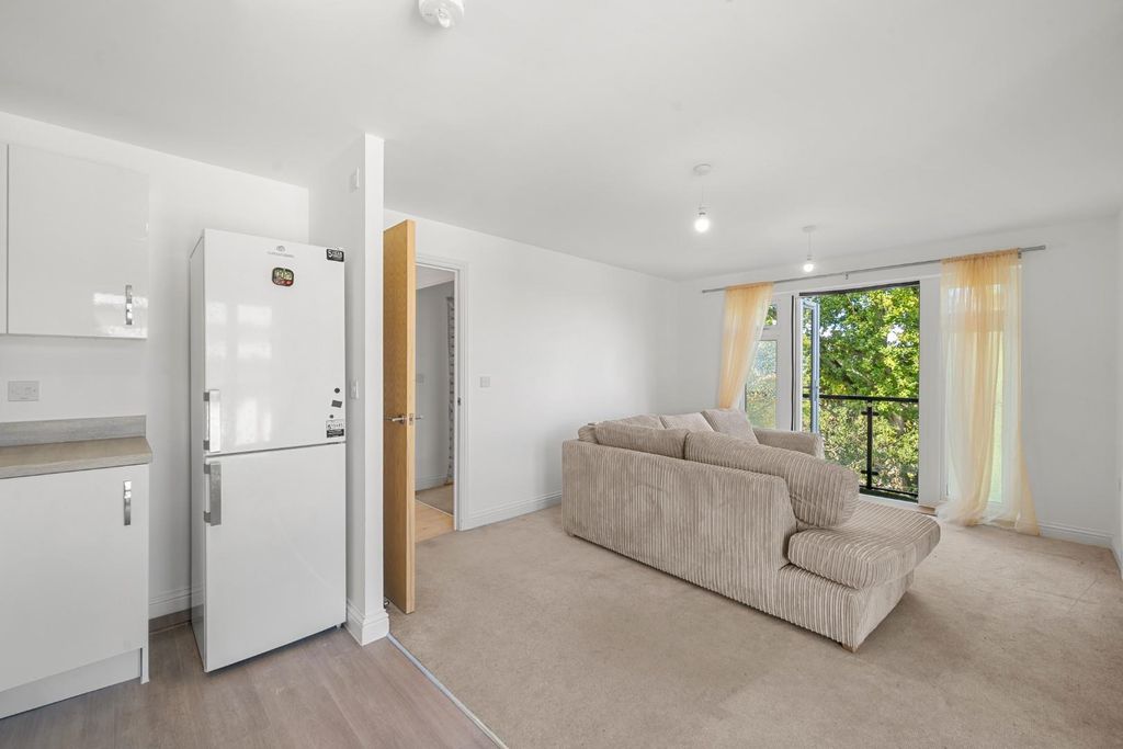 Additional image 6 of 2 bed flat for saleBailey Place, Crowborough TN6