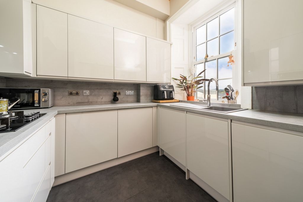 Additional image 7 of 2 bed flat for saleCrossgate, Cupar KY15