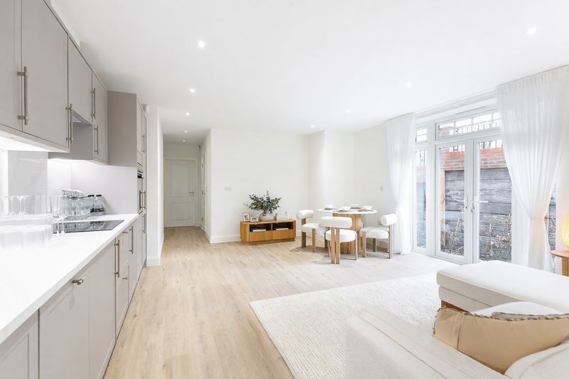 2 bed flat for saleBrompton House, Brambledown Road, Sanderstead CR2 photo 5