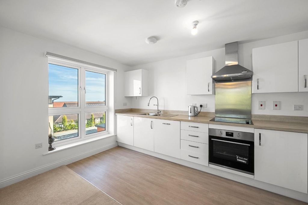 Additional image 2 of 2 bed flat for saleBailey Place, Crowborough TN6