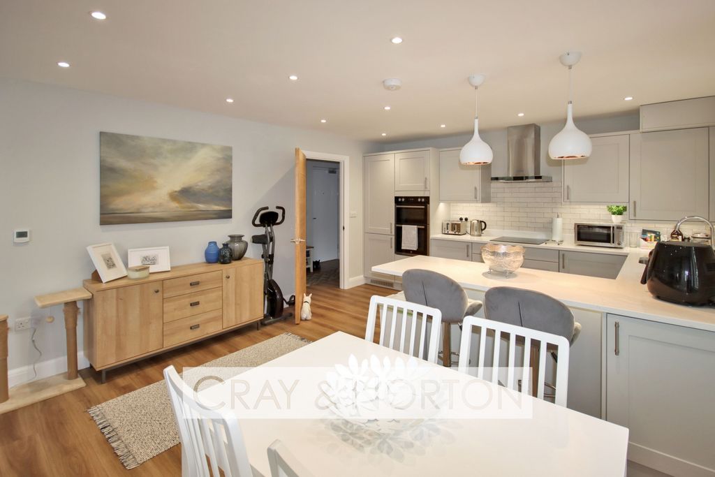 Additional image 3 of 3 bed flat for saleWard Close, South Croydon CR2