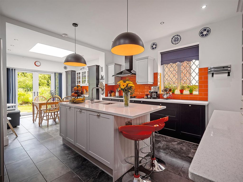 Additional image 4 of 6 bed detached house for saleOnslow Gardens, South Croydon CR2