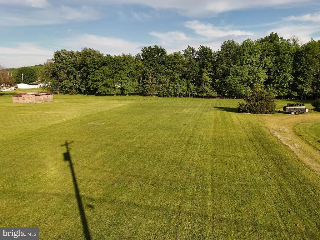 667 Brickyard Road, New Oxford, PA 17350