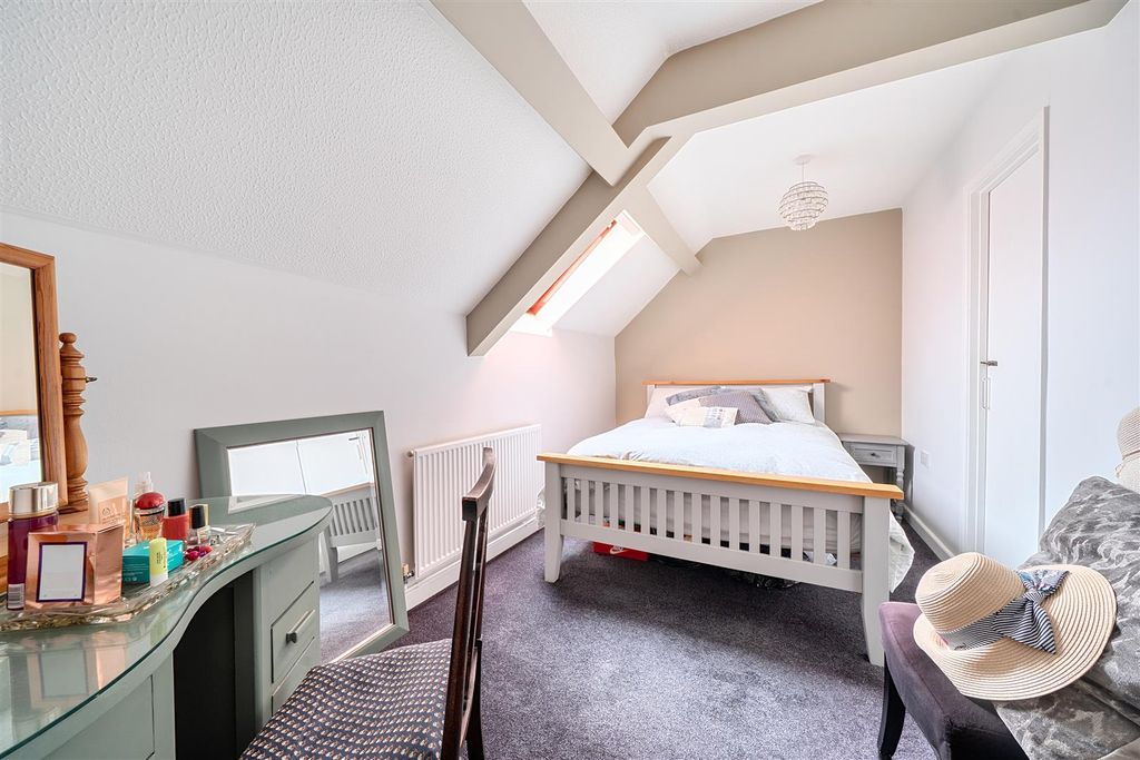Additional image 17 of 3 bed flat for saleSilver Street, Ilminster TA19