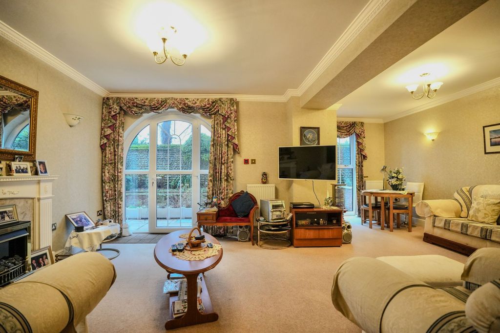1 bed flat for saleColne Road, Cromer NR27 photo 5