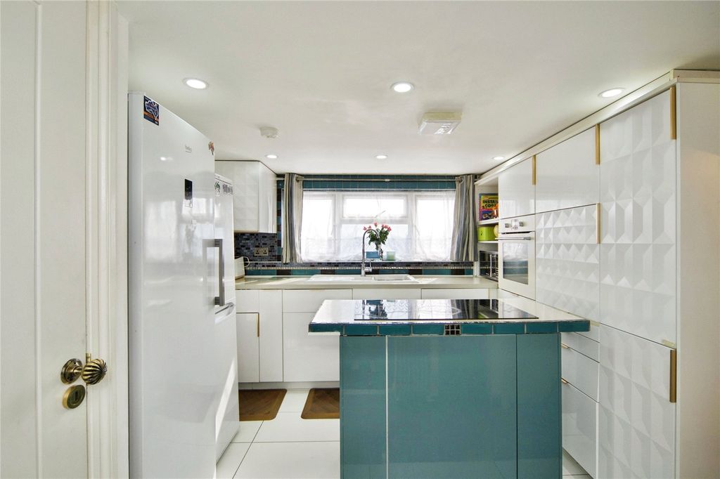 Additional image 27 of 3 bed maisonette for saleRaydons Road, Dagenham, Essex RM9