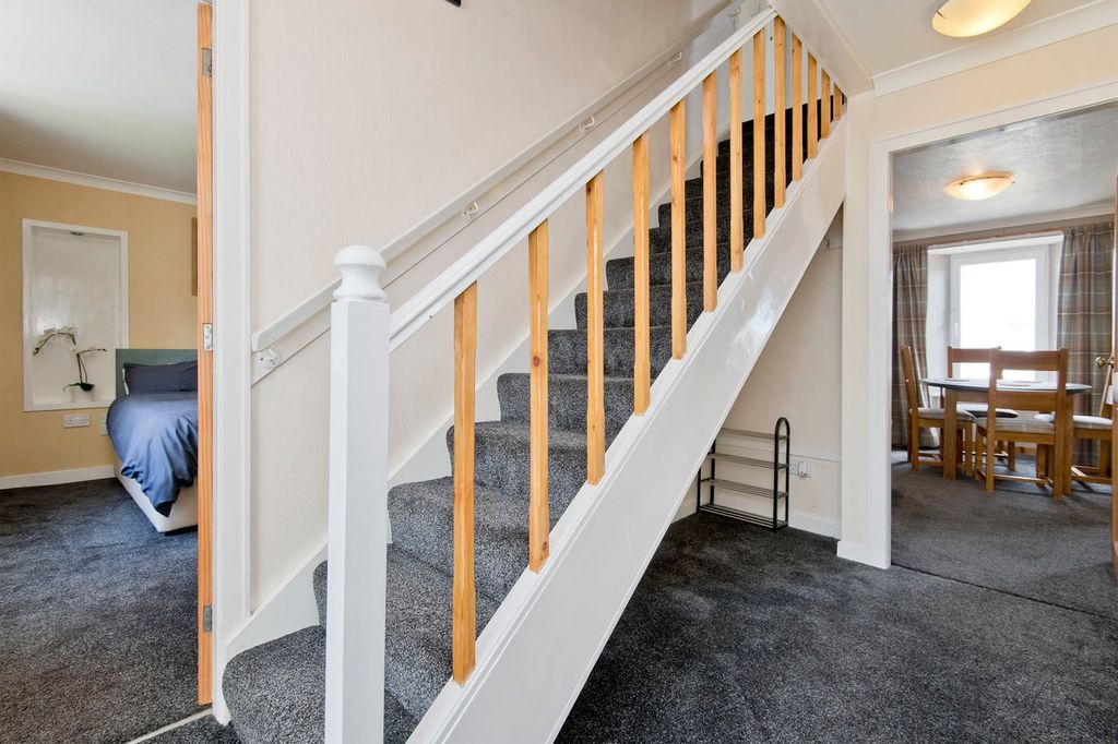 Additional image 2 of 3 bed flat for saleBalgarvie Road, Cupar KY15
